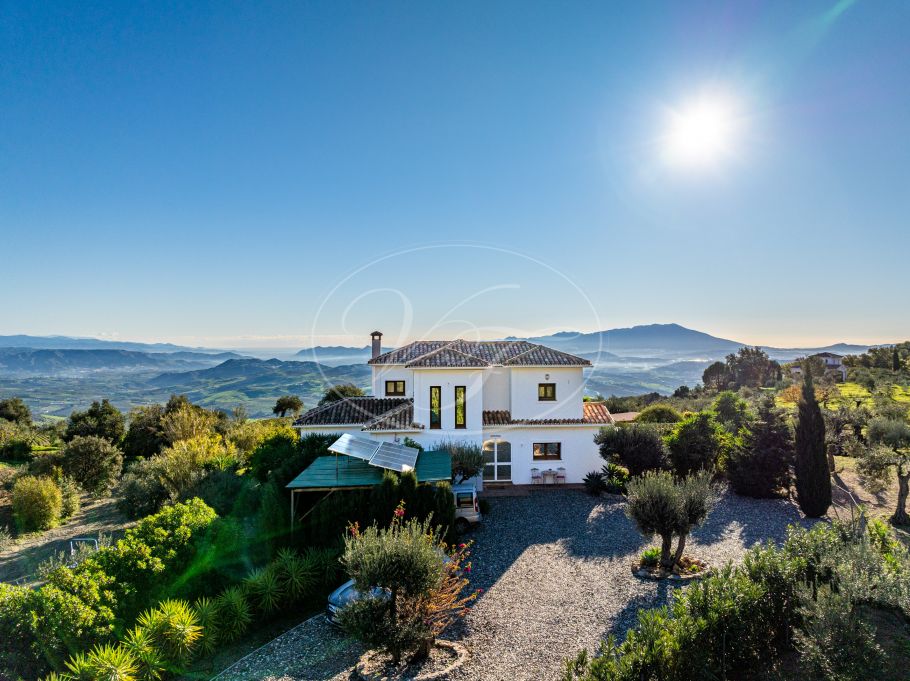 Preciosa finca con vistas espectaculares, Casarabonela