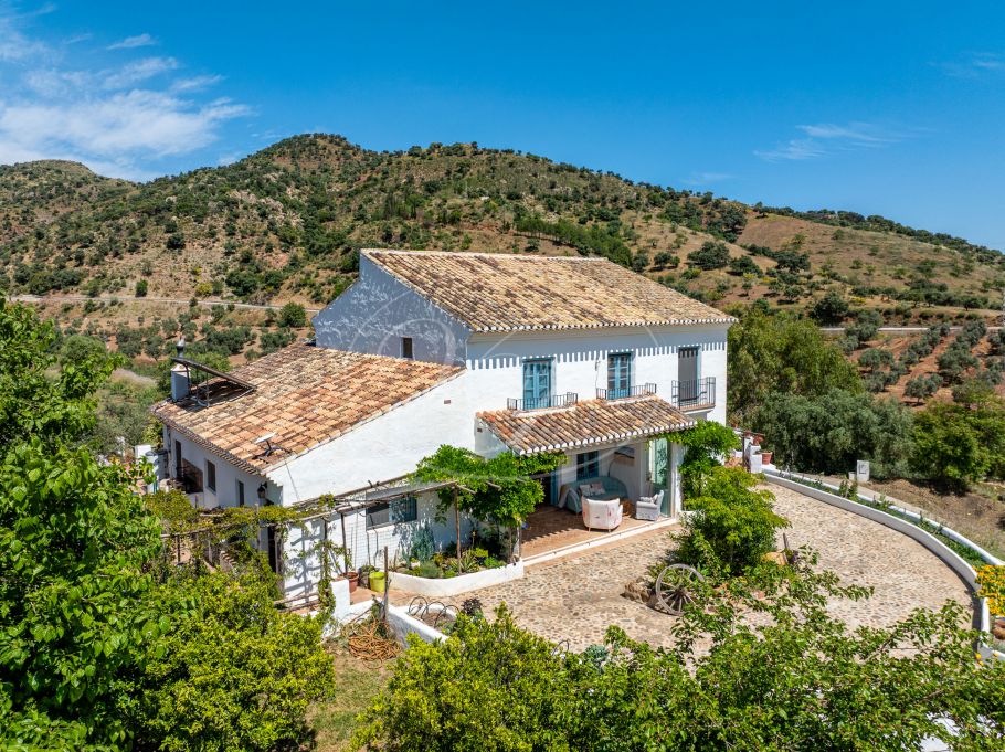 Beautiful Andalusian Finca With 2 Guesthouses, Almogia