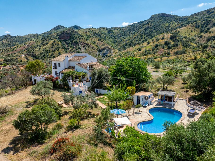Beautiful Andalusian Finca With 2 Guesthouses, Almogia