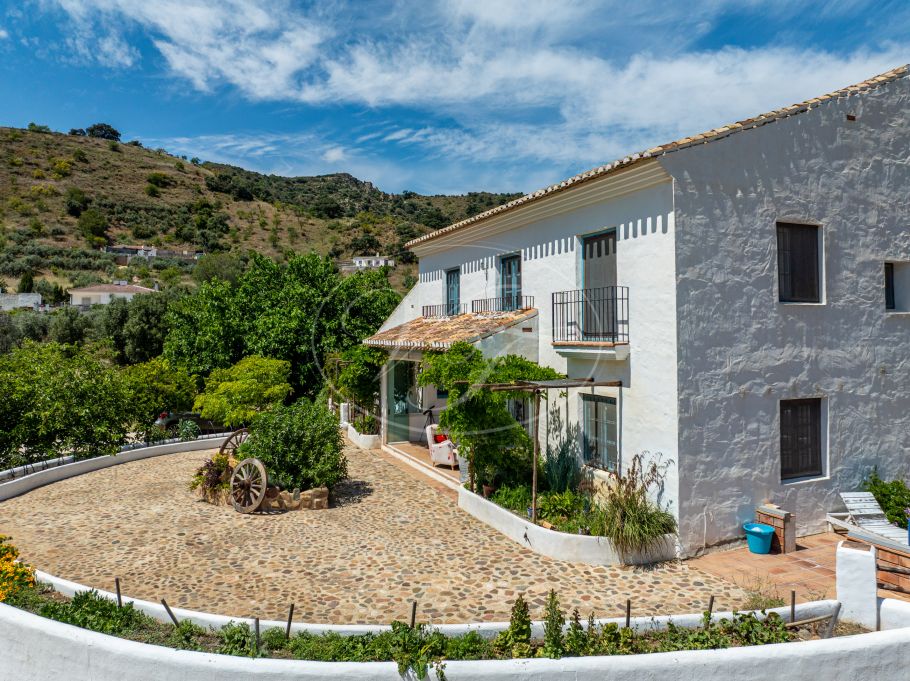Beautiful Andalusian Finca With 2 Guesthouses, Almogia