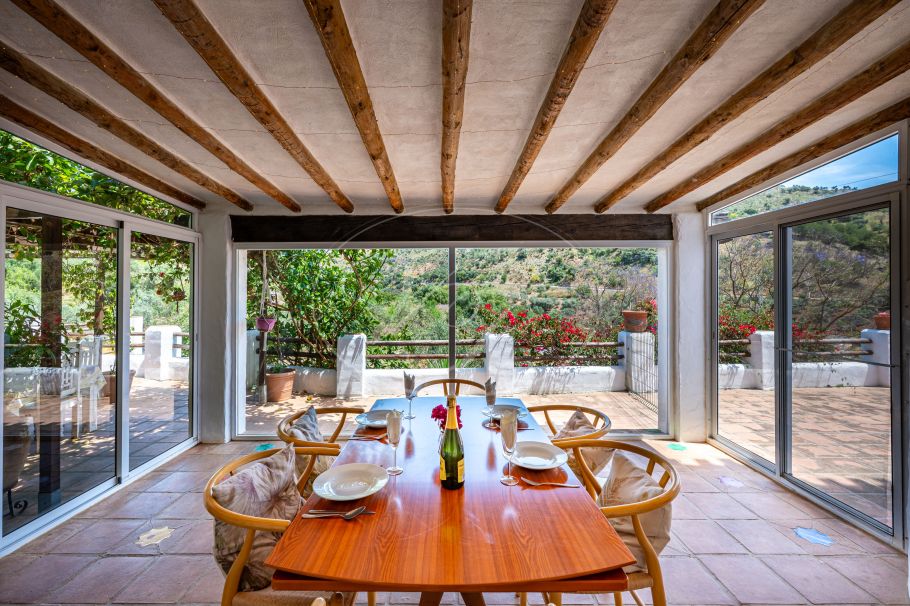 Beautiful Andalusian Finca With 2 Guesthouses, Almogia