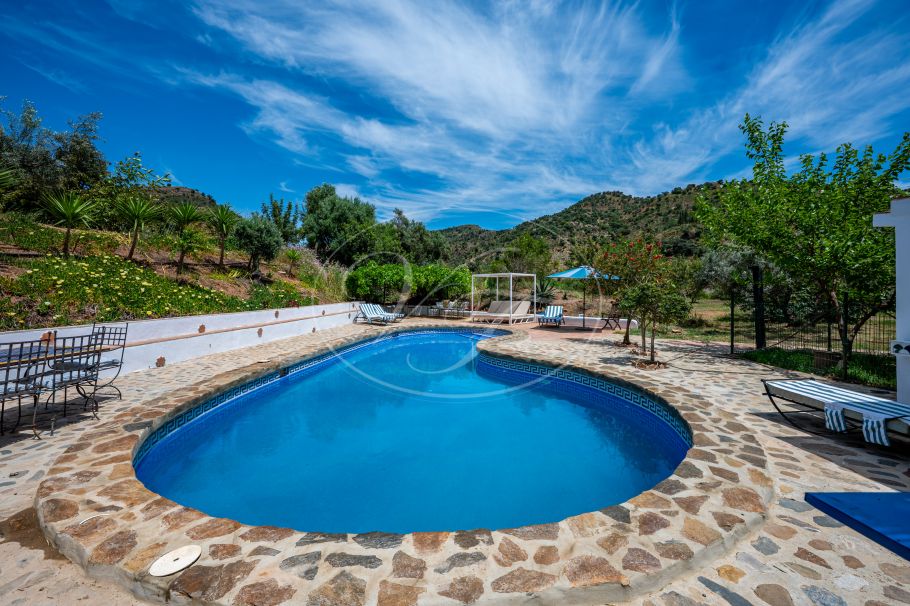 Beautiful Andalusian Finca With 2 Guesthouses, Almogia