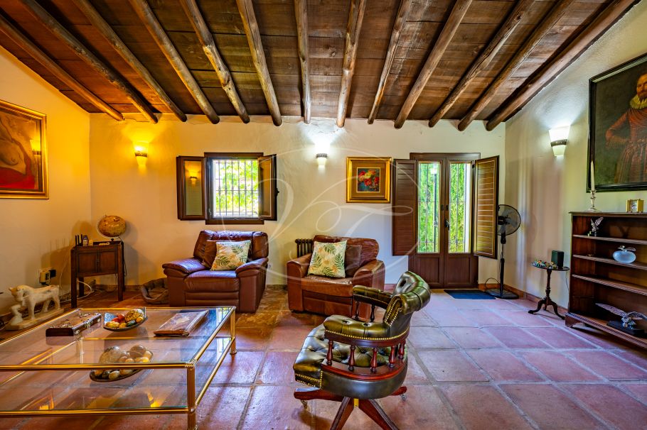 Charmante Andalusische cortijo in de glooiende heuvels, Ronda