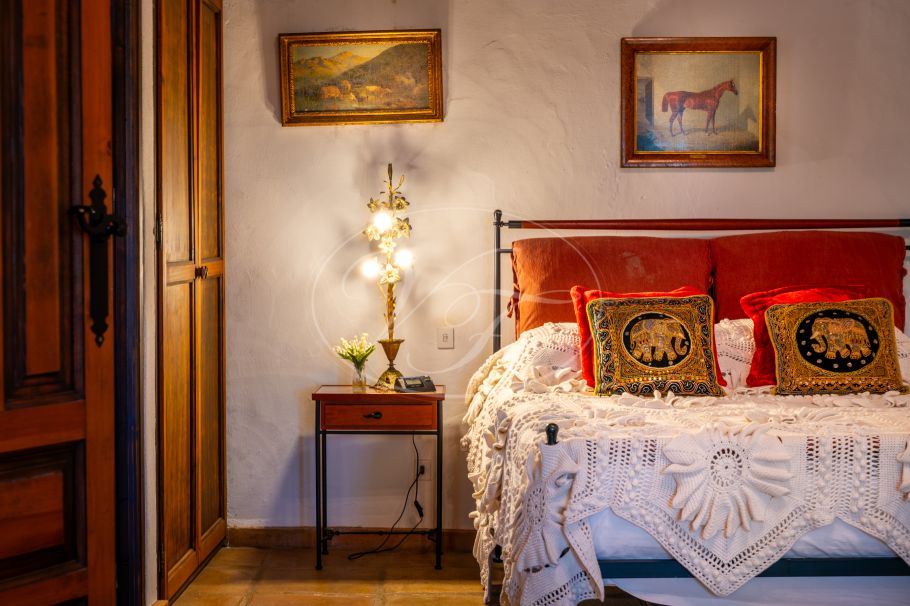 Charmante Andalusische cortijo in de glooiende heuvels, Ronda