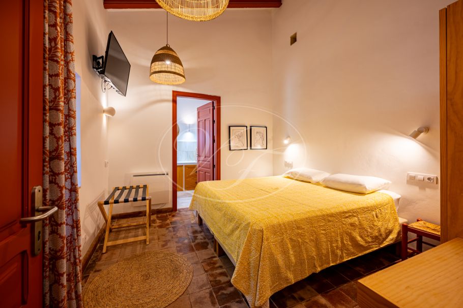 Cortijo with Olive grove, the Andalusian dream, Prado del Rey