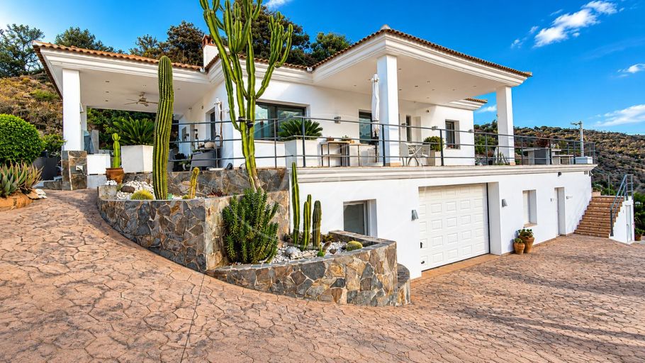 Villa in den Bergen nahe Malaga, Guaro