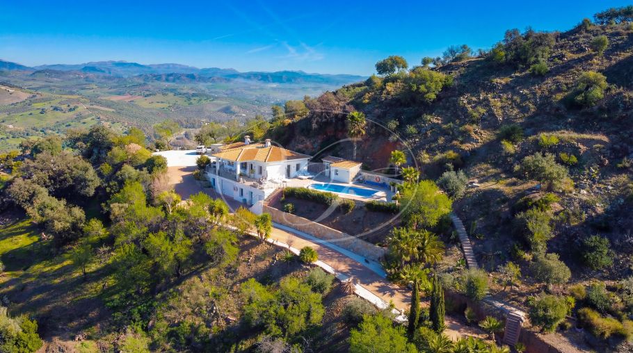 Quality Country Villa in the mountains, Guaro