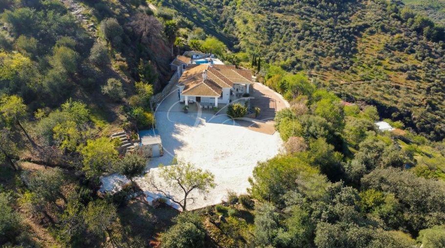 Quality Country Villa in the mountains, Guaro