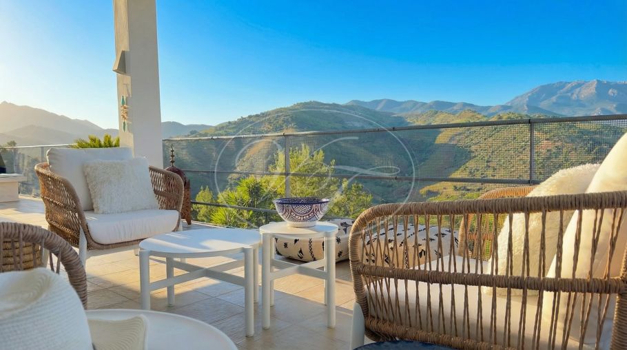 Quality Country Villa in the mountains, Guaro