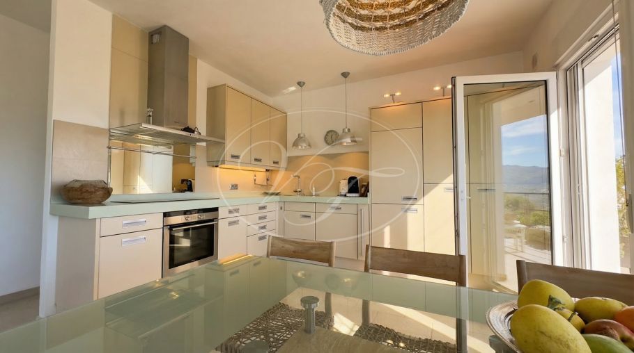 Quality Country Villa in the mountains, Guaro