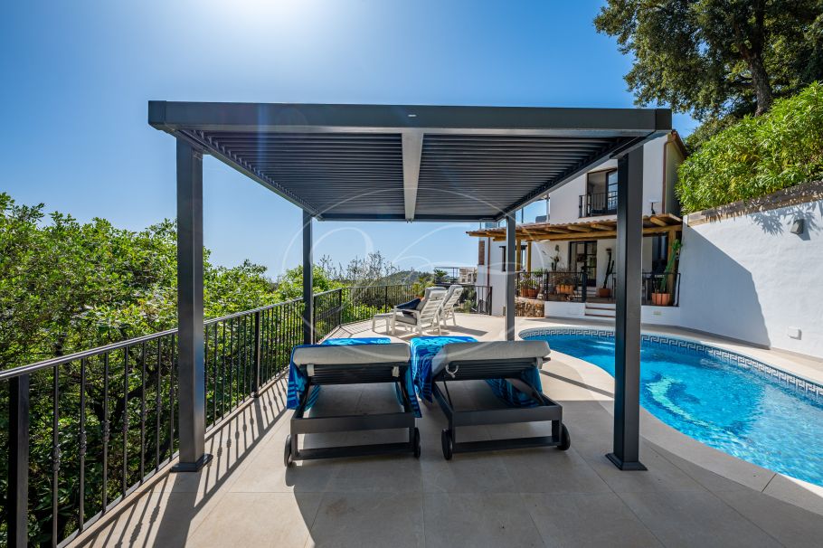 Casa de campo completamente renovada con espectaculares vistas al mar, Casares