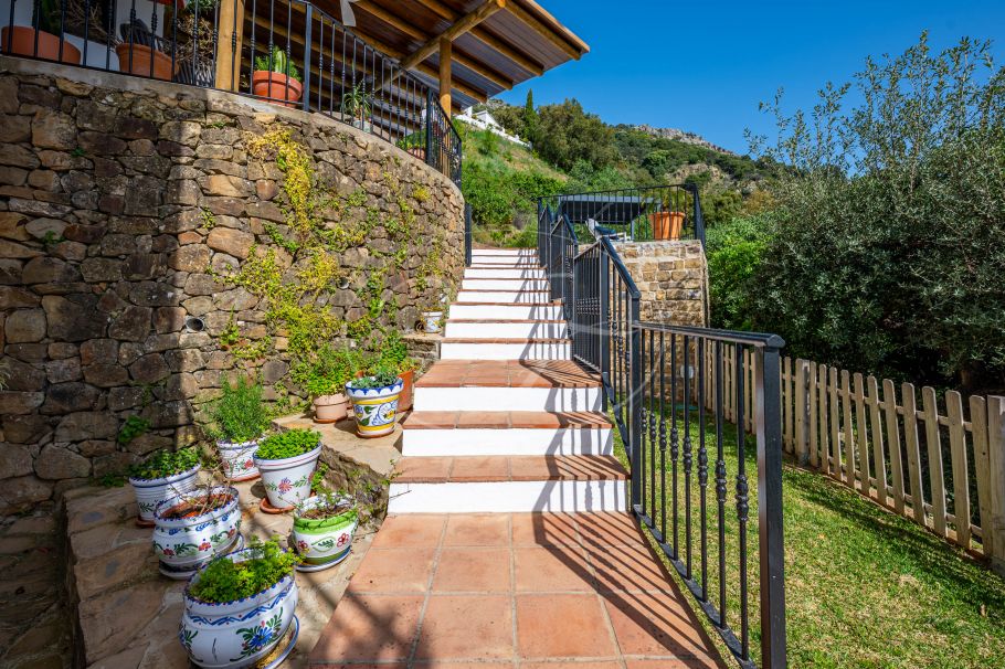 Casa de campo completamente renovada con espectaculares vistas al mar, Casares