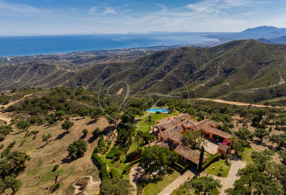 Exquisite country property with sea views, Marbella