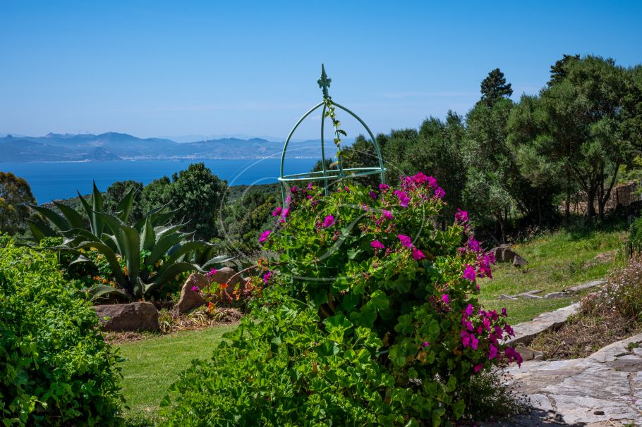 Andalusische Cortijo met adembenemend zeezicht, Tarifa