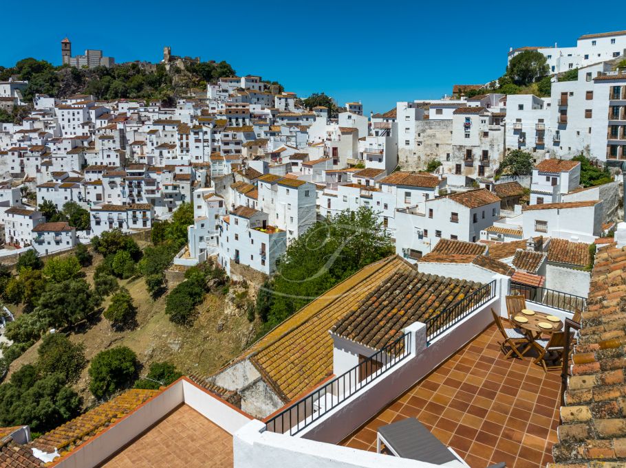 Prachtige Andalusische dorpswoning met zeezicht, Casares