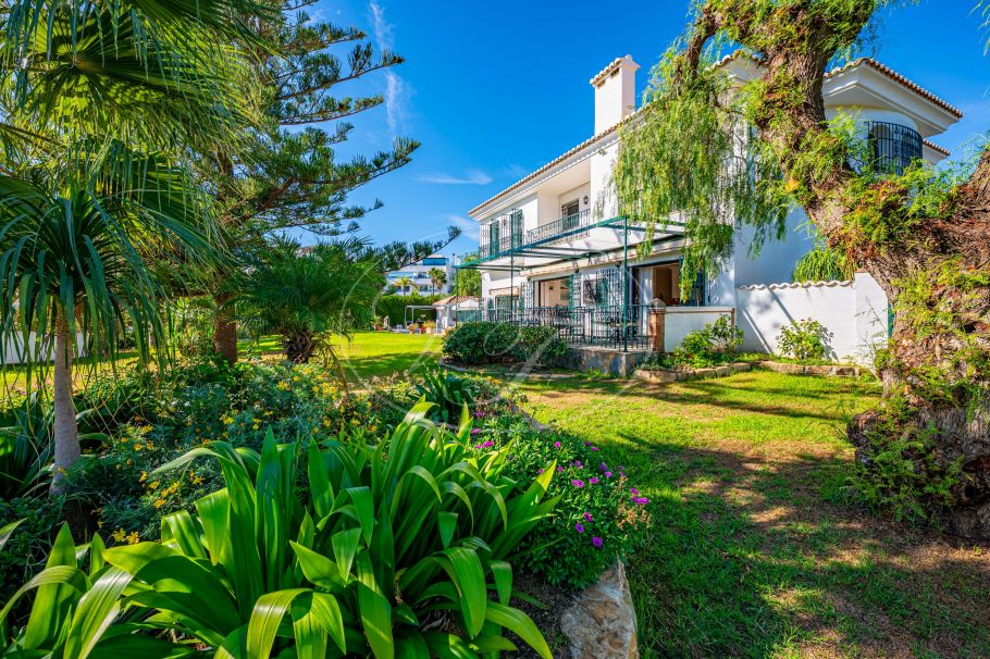 Einzigartige klassische Villa, Altos de Estepona
