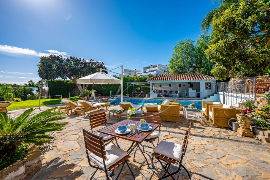 Einzigartige klassische Villa, Altos de Estepona