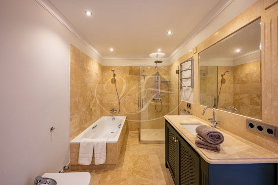 Einzigartige klassische Villa, Altos de Estepona