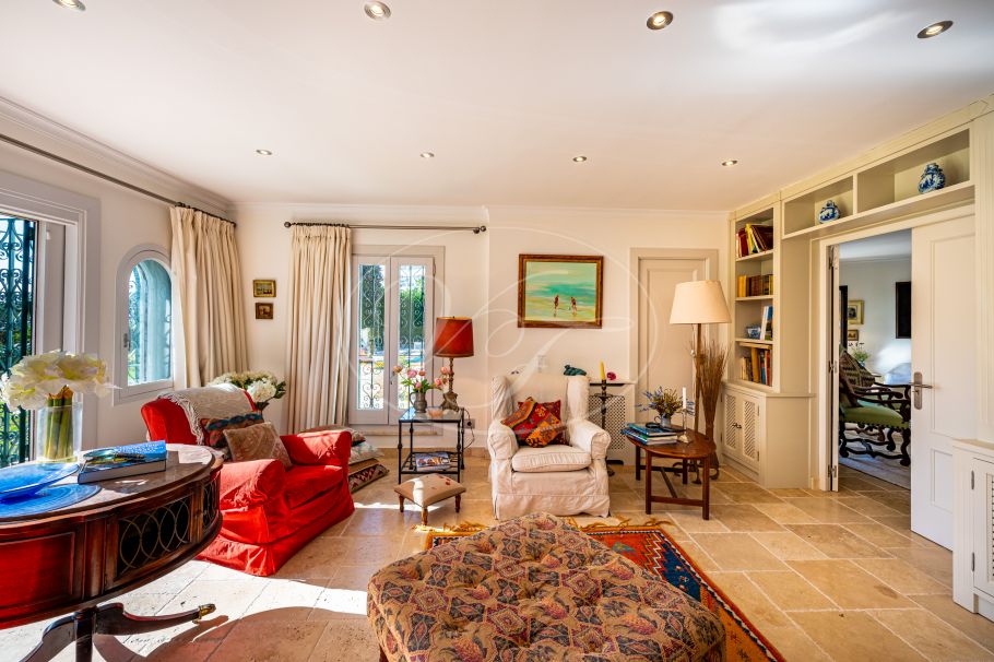 Einzigartige klassische Villa, Altos de Estepona