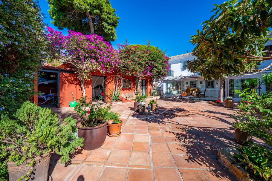 Einzigartige klassische Villa, Altos de Estepona