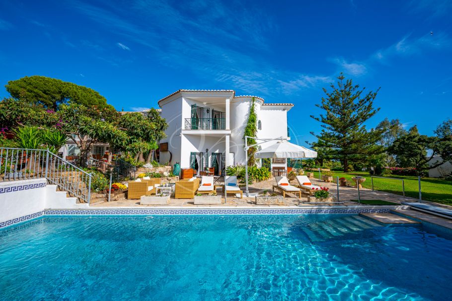 Einzigartige klassische Villa, Altos de Estepona