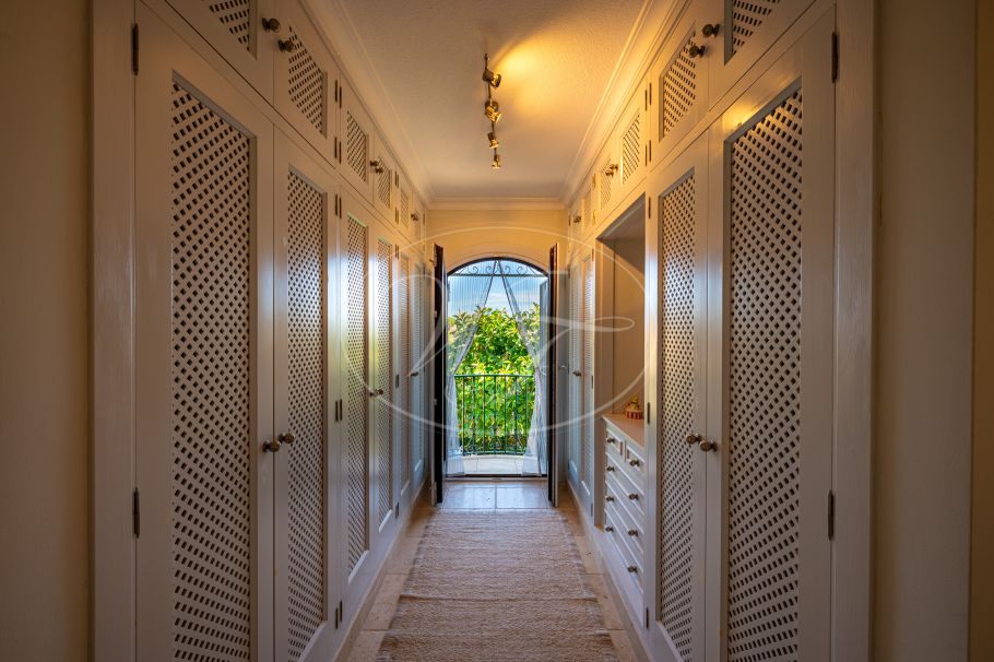 Einzigartige klassische Villa, Altos de Estepona