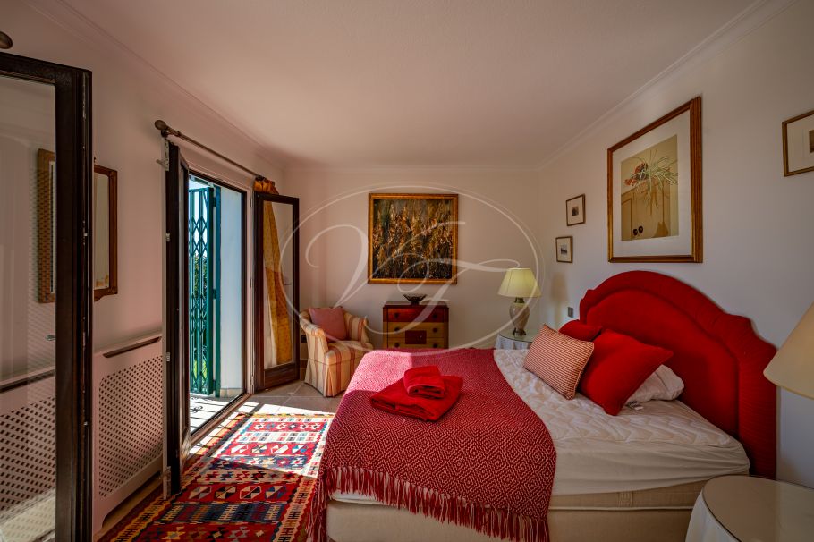 Einzigartige klassische Villa, Altos de Estepona