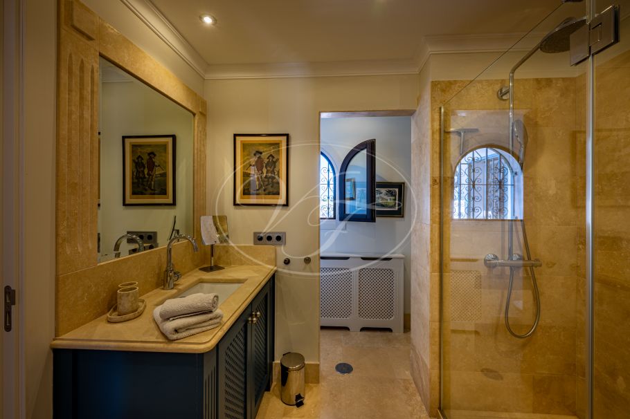 Einzigartige klassische Villa, Altos de Estepona