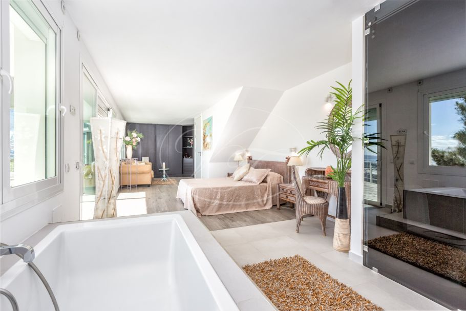 Luxury Country property with stunning sea views, Los Reales - Sierra Estepona
