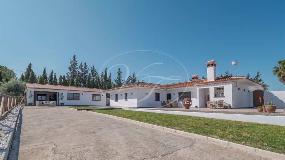Luxurious Andalusian equestrian estate with separate guesthouse, Coin