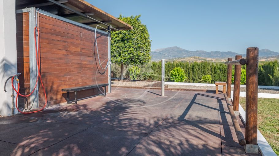 Luxurious Andalusian equestrian estate with separate guesthouse, Coin