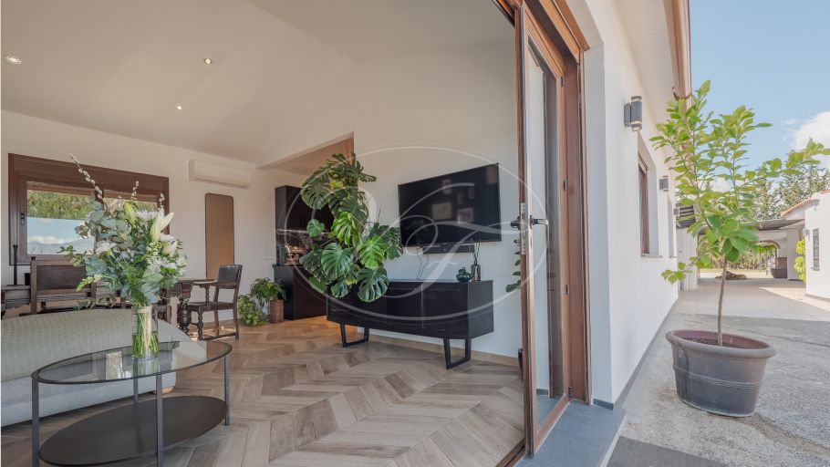 Luxurious Andalusian equestrian estate with separate guesthouse, Coin