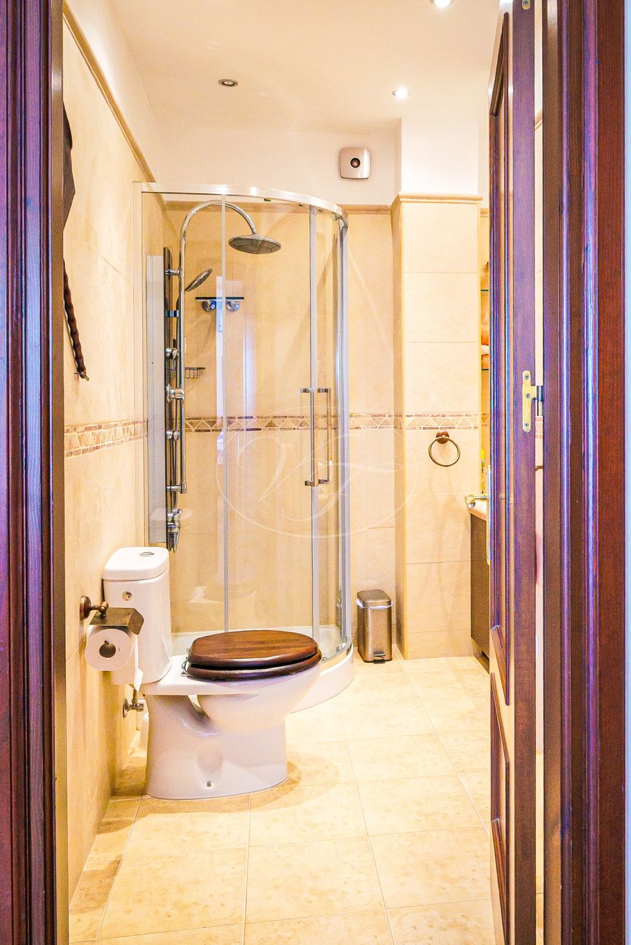 Encantadora finca rústica con vistas abiertas al mar, Estepona