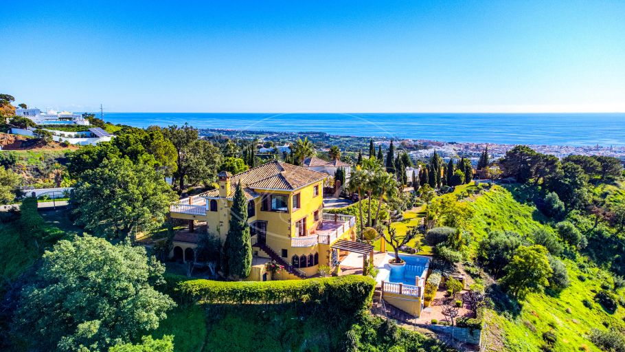 Encantadora finca rústica con vistas abiertas al mar, Estepona