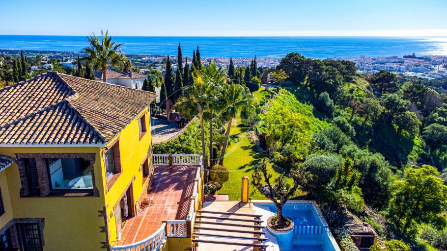 Encantadora finca rústica con vistas abiertas al mar, Estepona