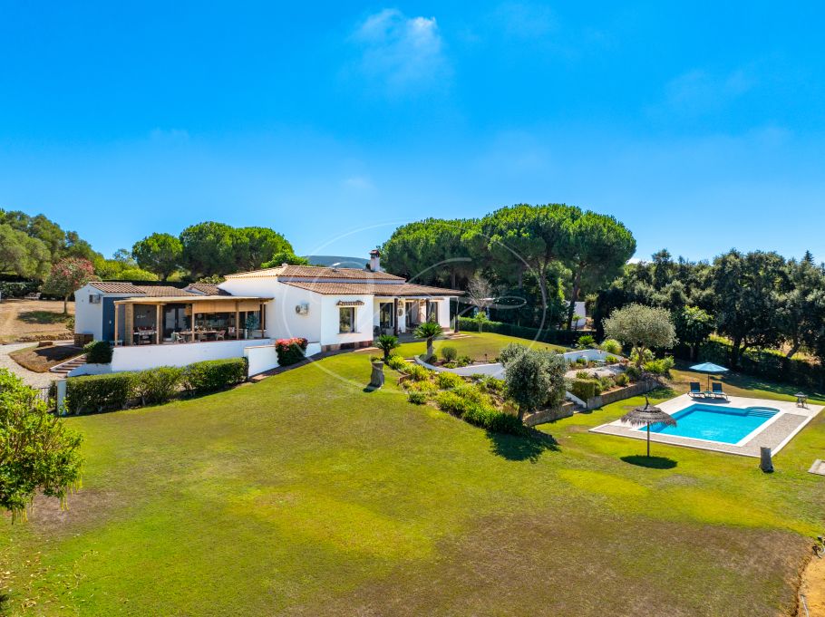 Chalet reformado con establos y amplia parcela, San Roque