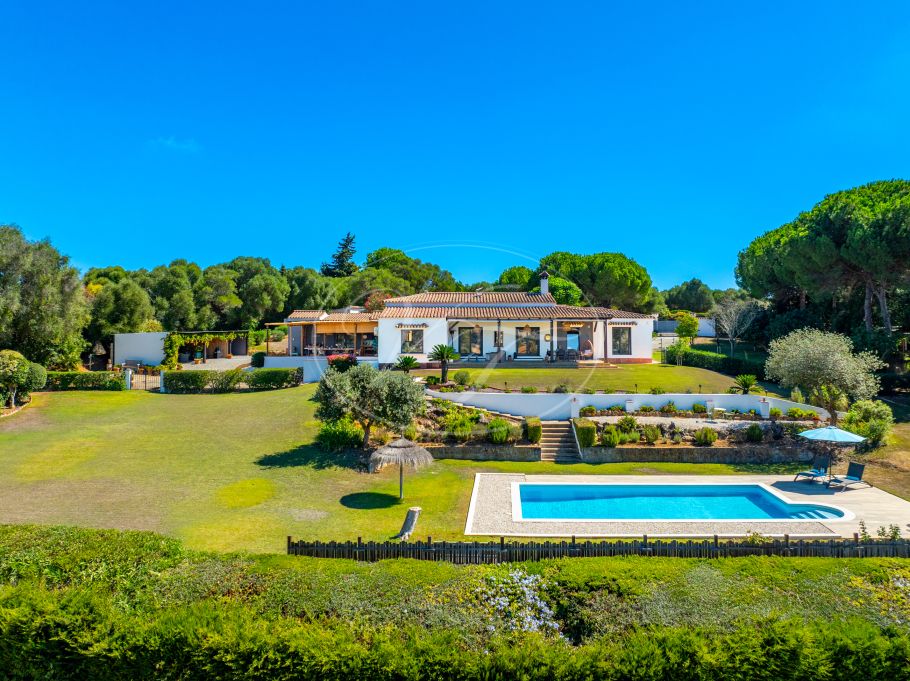 Chalet reformado con establos y amplia parcela, San Roque