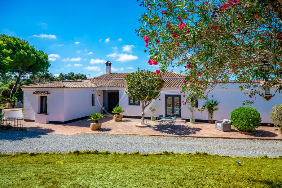 Chalet reformado con establos y amplia parcela, San Roque