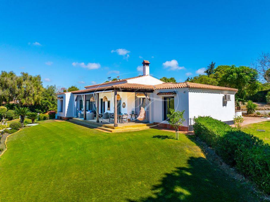 Chalet reformado con establos y amplia parcela, San Roque