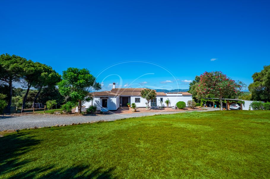 Chalet reformado con establos y amplia parcela, San Roque