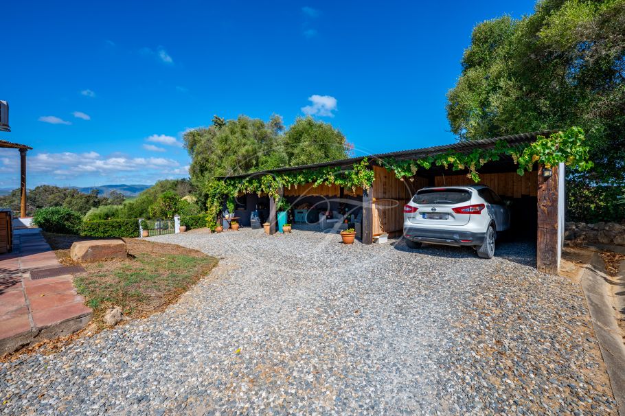 Chalet reformado con establos y amplia parcela, San Roque
