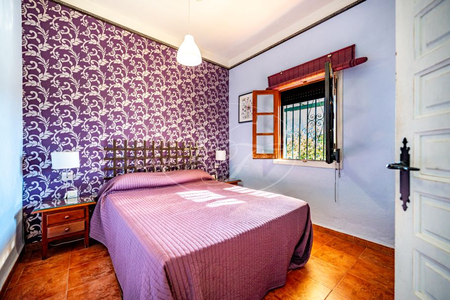 Stunning cortijo with Guest Houses and Rental Opportunity, Ronda