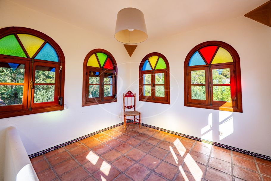 Stunning cortijo with Guest Houses and Rental Opportunity, Ronda