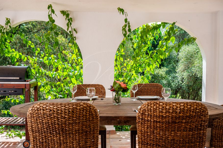 Charmante Spaanse Finca met Gastenverblijf en Schuur, Casares
