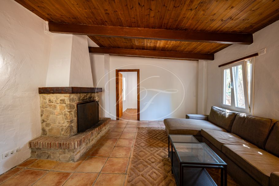 Charmante Spaanse Finca met Gastenverblijf en Schuur, Casares