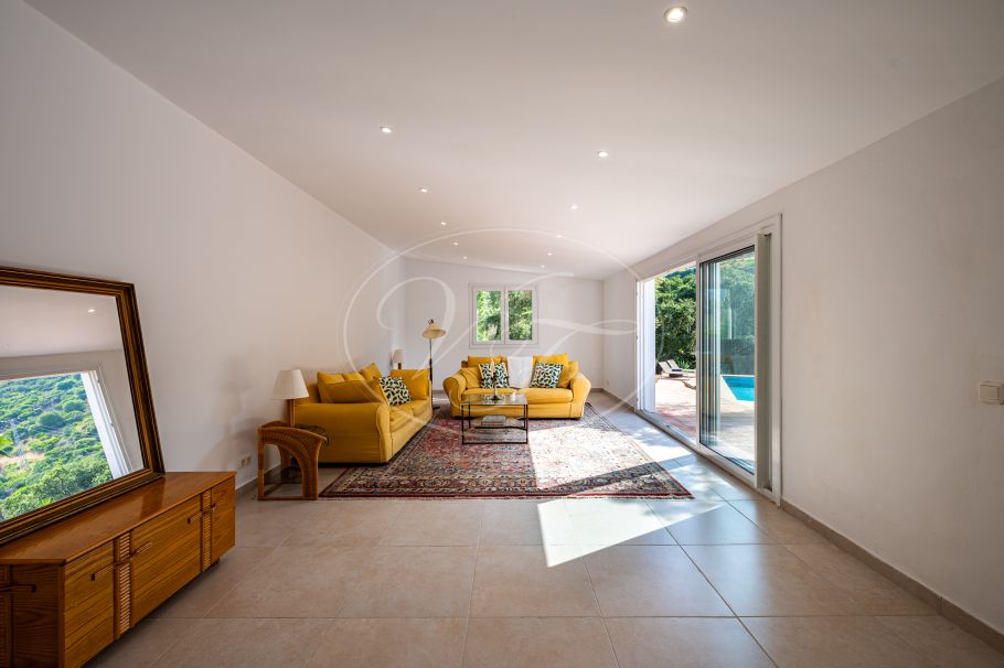 Charmante Spaanse Finca met Gastenverblijf en Schuur, Casares