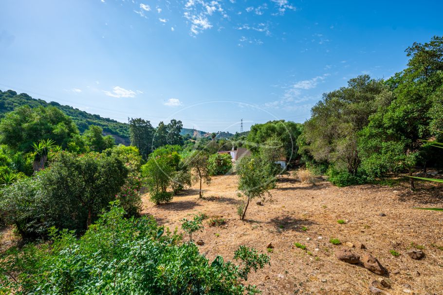 Charmante Spaanse Finca met Gastenverblijf en Schuur, Casares
