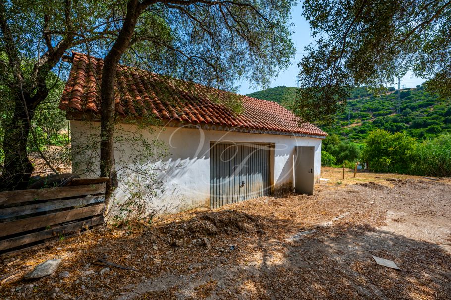 Charmante Spaanse Finca met Gastenverblijf en Schuur, Casares