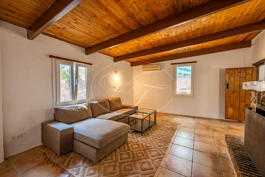 Charmante Spaanse Finca met Gastenverblijf en Schuur, Casares
