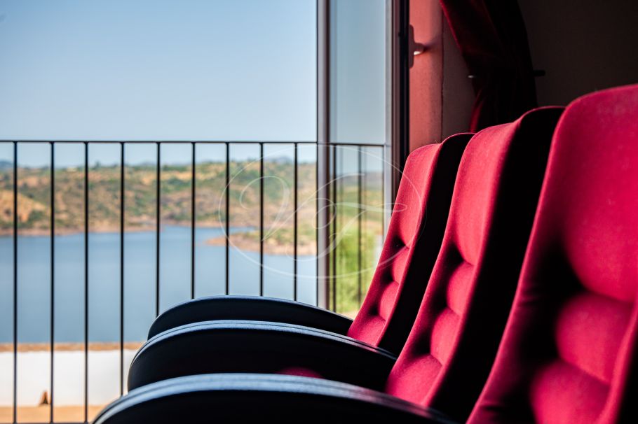 Luxury Cortijo with productive olive grove, Montoro